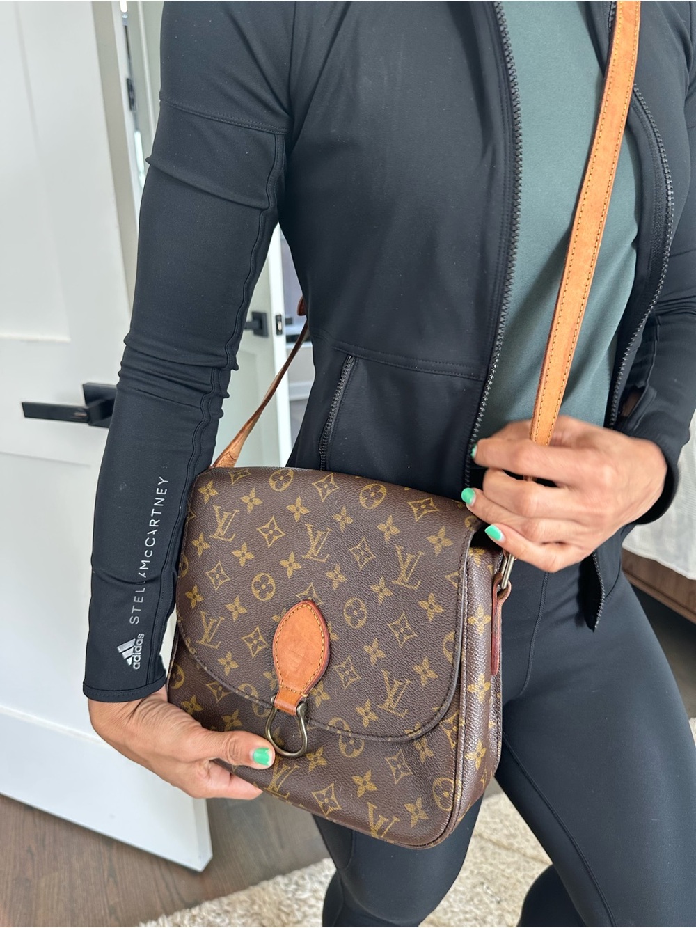 Louis Vuitton Brown Monogram Crossbody with Tan Trim - Picture 11 of 14
